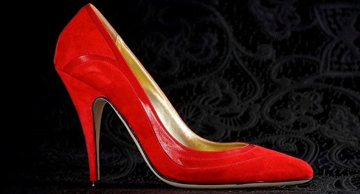 Une Britannique licenciée pour avoir refusé de porter des talons